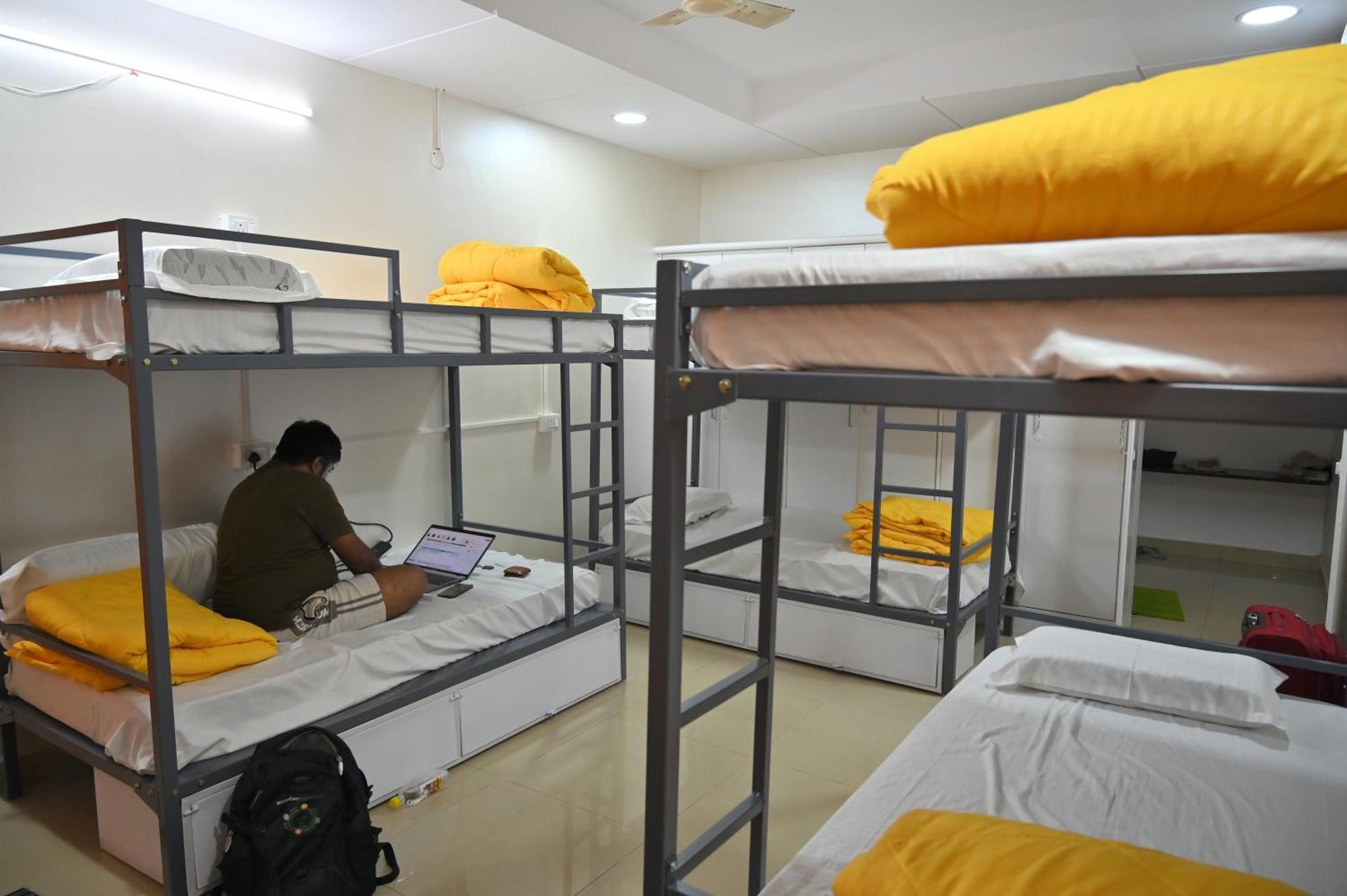 Hyderabad Wanderers Cave Hotel ภายนอก รูปภาพ
