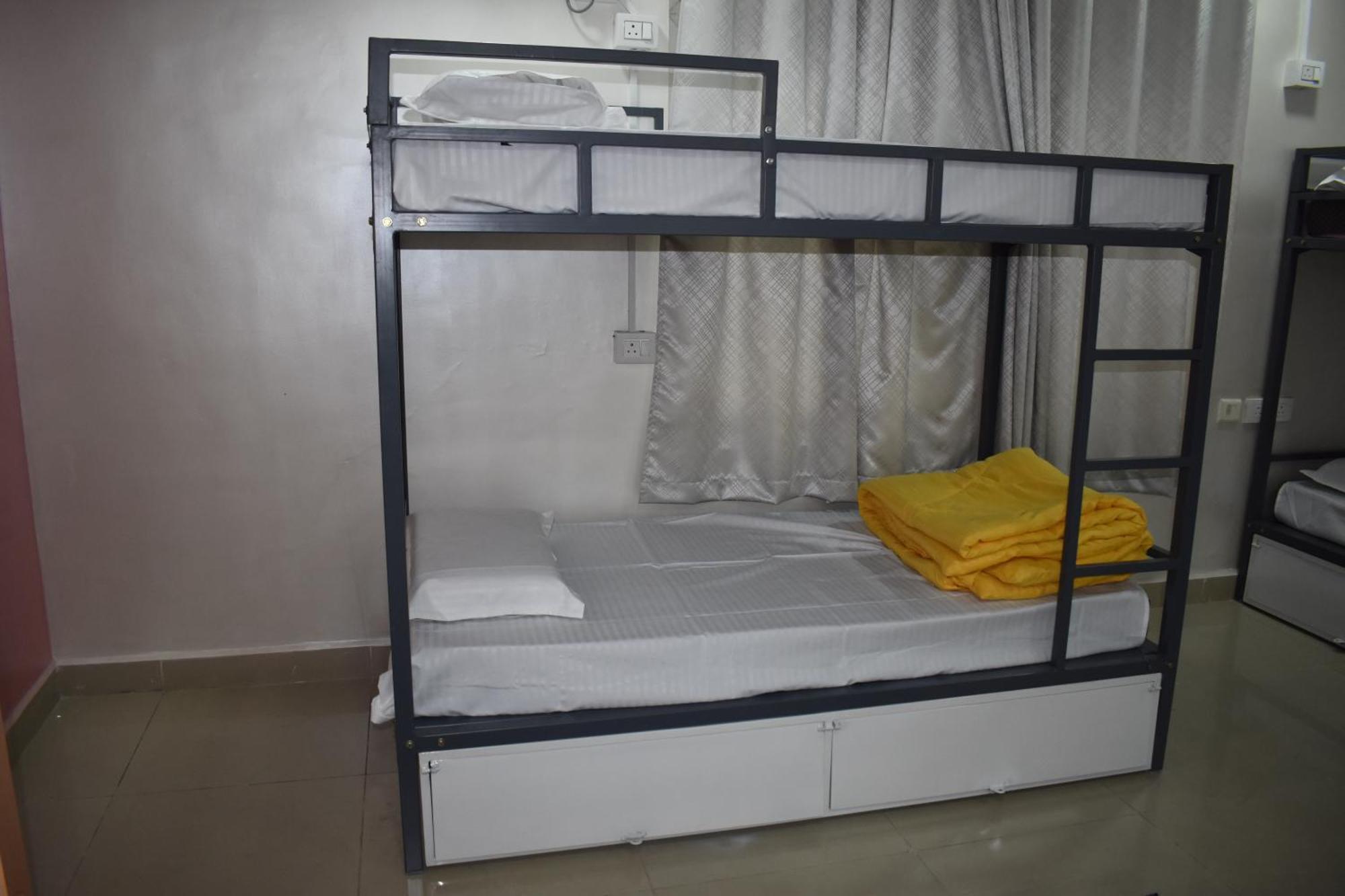 Hyderabad Wanderers Cave Hotel ภายนอก รูปภาพ